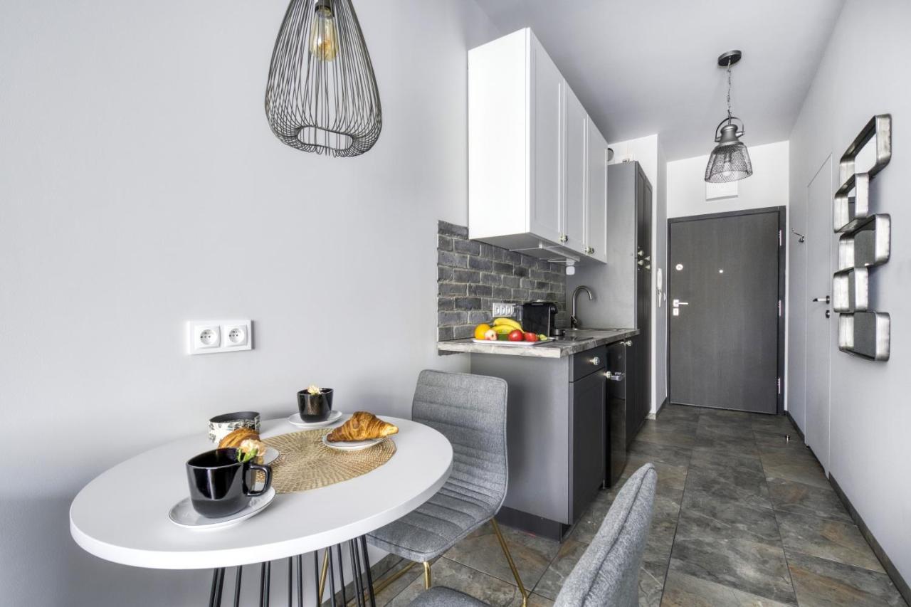 Stylowe Studio Krzemieniecka, Metro Slodowiec, Free Parking By Cosmo Spirit Varsovia Exterior foto